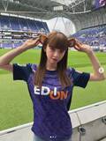 「カープ選手と離婚発表のモデル、1月にラブラブ投稿を削除“夫似”男性と「宮島デート」にも再注目」の画像1