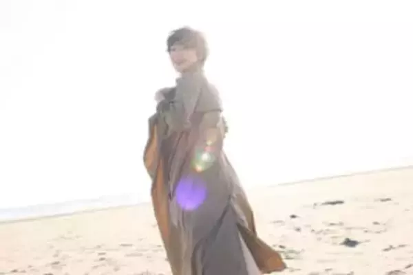 今井美樹「布袋さんの話はしたくない」と言いつつ“夫婦ネタ”連発、自ら“略奪婚”蒸し返す姿勢に集まる違和感