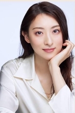 『VIVANT』別班女優、“太ももあらわ”なミニスカ姿…宝塚では天海祐希に次ぐ“スピード出世”から日曜劇場“常連”へ転身