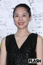 深津絵里が10年ぶりに舞台で主演　芸能活動“活発化”で期待される人気シリーズ最新作映画への“ワンチャン”出演