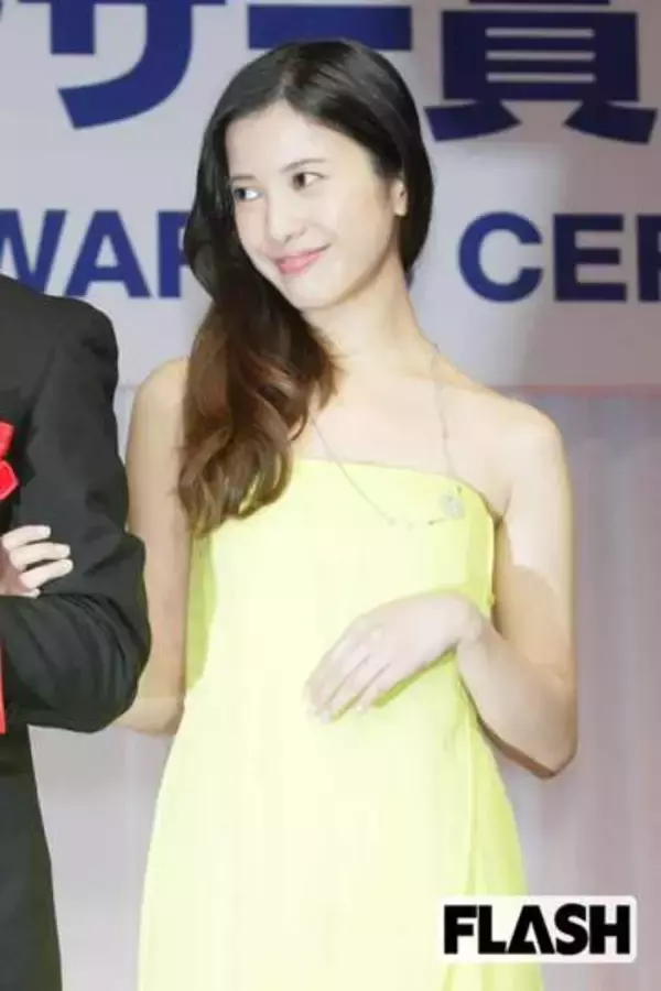 吉高由里子、ワンオクTaka誕生会 “紅一点” ショットに「若すぎんか」ファン驚愕…ドラマ1年半出演なし、御曹司と “破局報道” も漂う充実ぶり