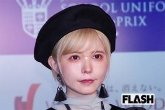 益若つばさ“透けTシャツ”でへそ出しショット披露「色っぺえ」ファン絶賛“カリスマギャル”からいまや“実業家”へ
