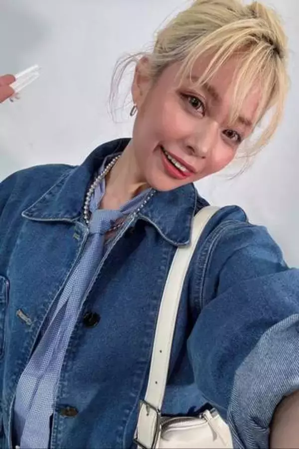 エルフ荒川、“大人ファッション”大変身に「すんごいかわいい」の大絶賛…大変身を遂げさせた“モデル出身”の名女優とは