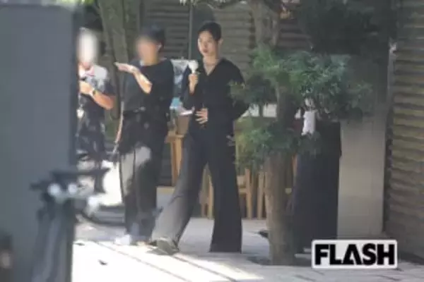 河合優実、聖子ちゃんカットから激変『ふてほど』新春SPで見せたまさかの「富士そば」制服姿に驚きの声