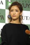 「藤井萩花が芸能活動を再開　波乱だった引退後…“妻の顔タトゥー”入れていた元夫とは2025年に離婚、直前には“ブチギレ騒動”の波乱も」の画像1