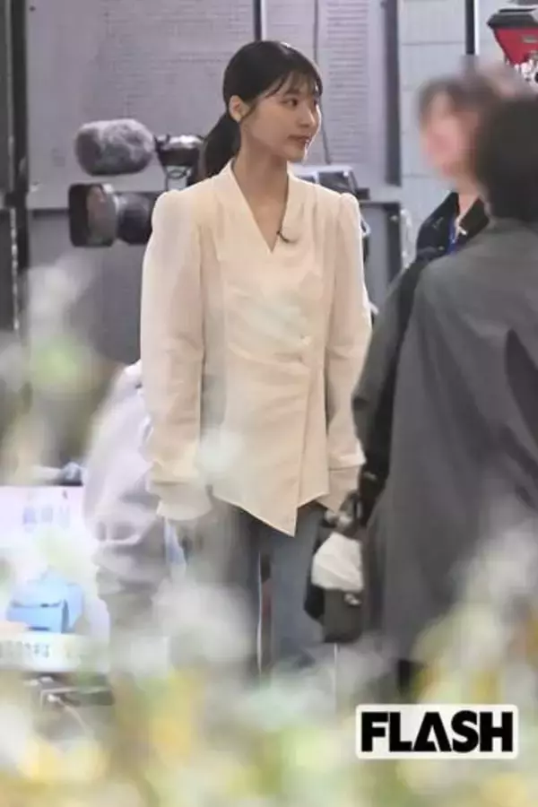 有村架純、着ぐるみキャラクターに微笑みかけるキュート姿をキャッチ！日曜劇場番宣で見せた意外な素顔