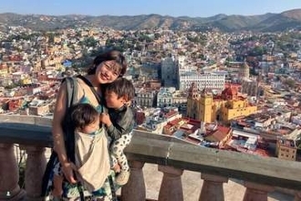 母子旅YouTuber、3歳と5歳の子を連れイラクへ「今日も平和」投稿に物議「外務省あてにならない」アフガン渡航で炎上も