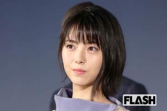 浜辺美波、ピンクたっぷり “濃いめメイク” アップも「わからなかった」雰囲気激変にファン騒然