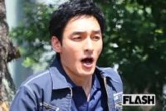 草彅剛 「新しい地図」公式が木村拓哉の “名前出し” でファン衝撃…「SMAP」解散から10年、“おそろいポーズ” も披露で際立つ “縁”