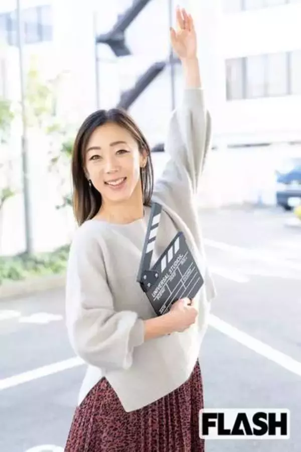 元フィギュア女王・村主章枝　黒チューブトップで大人の色気全開“セクシー路線”の裏に“したたか生き残り戦術”