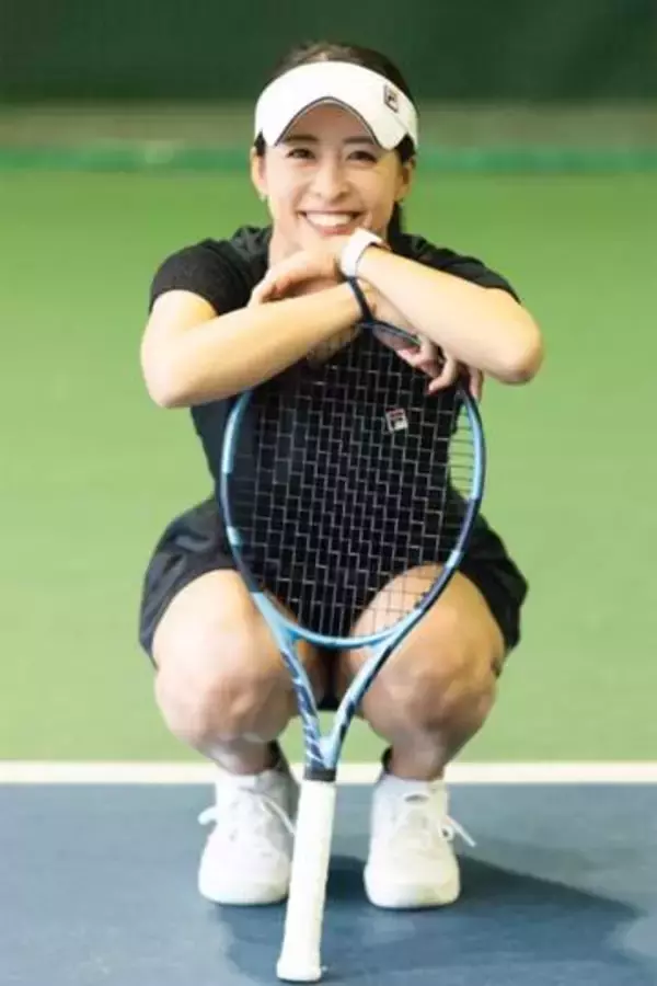 「明らかに私の写真」写真集も人気のプロテニス選手、“アダルト作品”パッケージに憤慨…「やってるね」酷似を指摘する声
