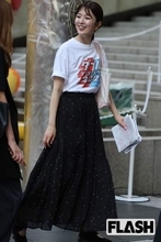 黒田みゆアナ、インスタの“バンドTシャツ”に「まだ匂わせるのか」SNS騒然…熱愛報道の宮舘涼太が愛用