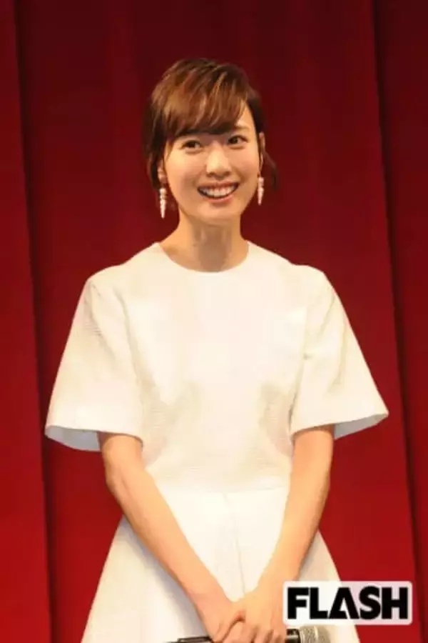 戸田恵梨香、WBC観戦で披露のネックレスが板野友美の「愛車」と“ほぼ同額”600万円! 「さりげなさ」に集まる衝撃