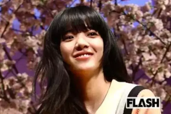 あいみょん、“二の腕タトゥー” にへそ出し姿披露の衝撃…デビュー10周年に “イメチェン” 連発で “素朴イメージ” 脱却の気配