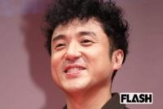 ムロツヨシ、Netflixドラマ宮古島「長期ロケ」で見せた島民ばりの運転慣れぶり…共演・吉高由里子は南国を満喫