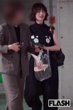 長濱ねる　中島健人との“ラブコメ”映画舞台あいさつで大歓声、お気に入りポップコーンと帰宅するキュートな姿をキャッチ！