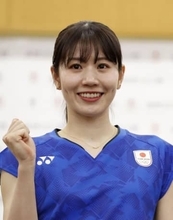 バドミントン・志田千陽　“激変”スーツ姿の送別会ショットに「アイドルかと思った」絶賛の嵐！所属実業団から3月中の退部発表