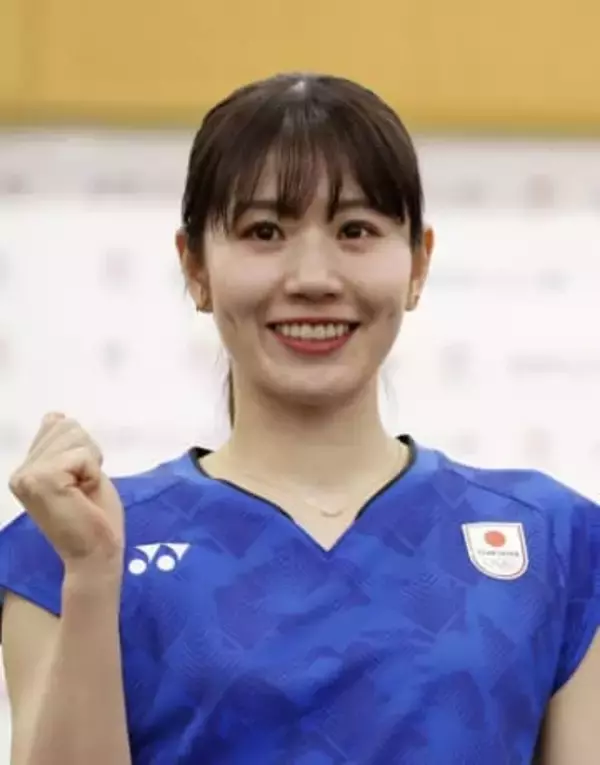 バドミントン・志田千陽　“激変”スーツ姿の送別会ショットに「アイドルかと思った」絶賛の嵐！所属実業団から3月中の退部発表