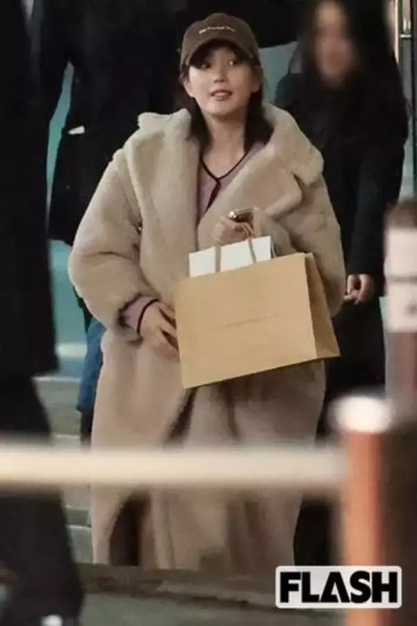本田翼、34歳の“ランジェリー風”肌見せコーデに「そんな格好で外出？」ファン驚愕…ファッション分野で高まる存在感