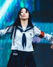 「まだ見たことのなかった私 」新しい学校のリーダーズ・KANON、セーラー服脱ぎ捨て大人モード全開ファッションに飛び交う“別人説”