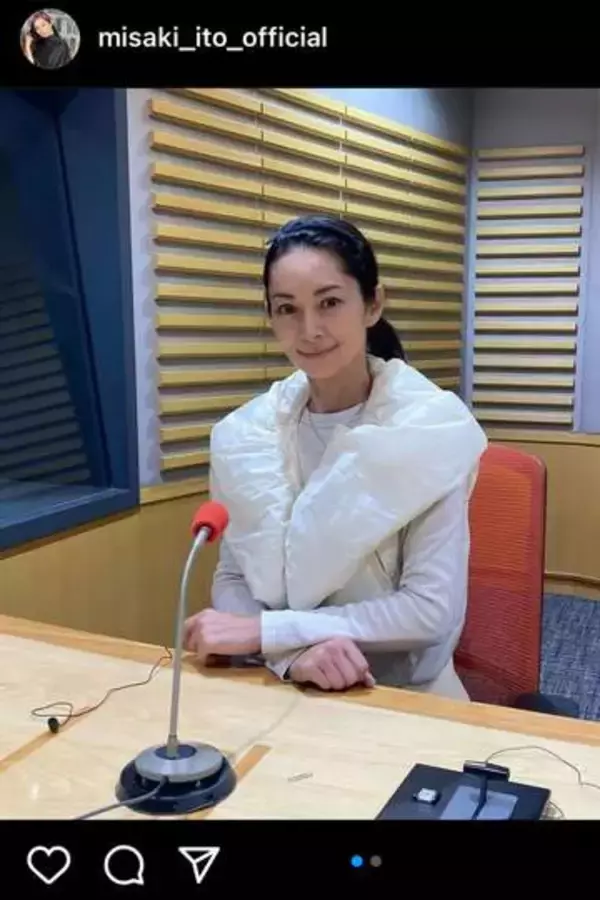 伊東美咲、49歳の淡色スーツ姿をファン絶賛…“エルメスたん”から21年、漂う色香に「セクシィすぎる」