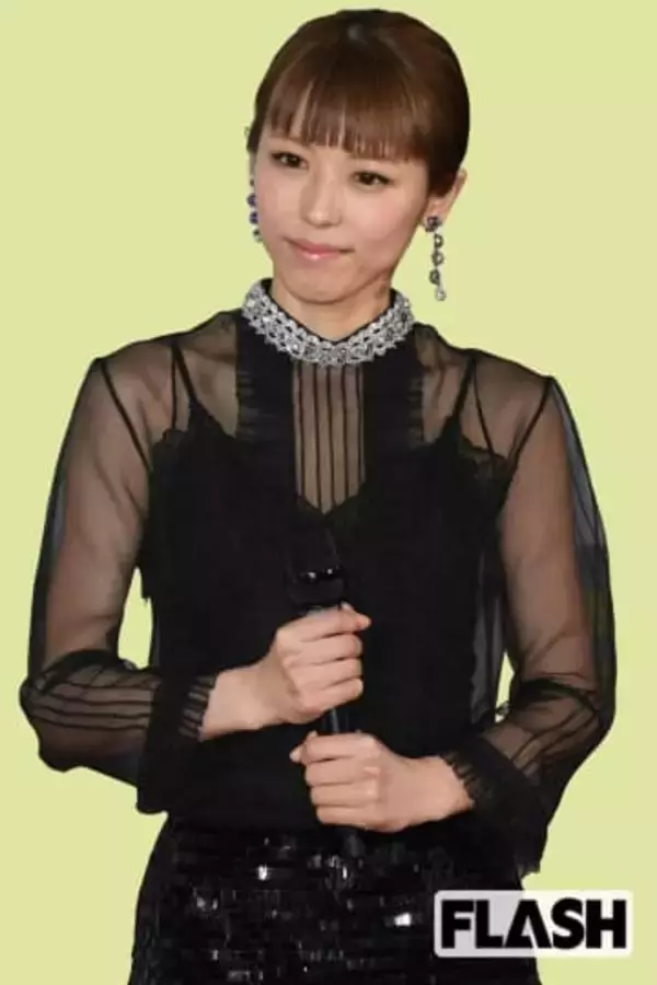 若槻千夏「顔より大きな髪型」“衝撃的”成人式写真にファンも思わず爆笑!　20年たっても変わらぬ若さに驚きも