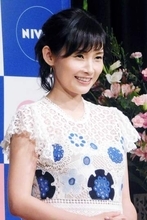 安倍なつみ　『24時間テレビ』で見せた“45歳の透明感”、夫・山崎育三郎と“間接夫婦共演”に騒然…「格差婚」の声を覆した元アイドル妻の“内助の功”