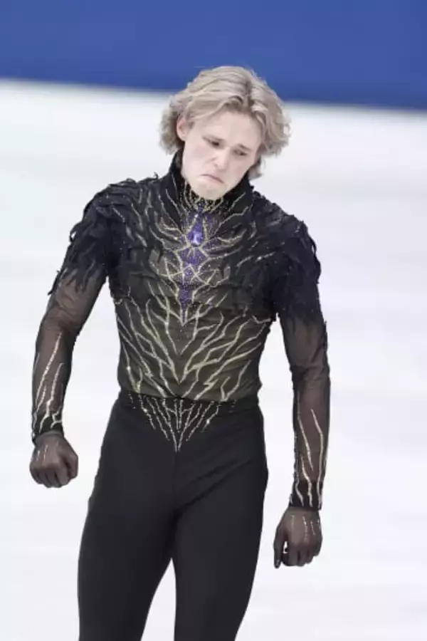 フィギュア絶対王者マリニン、衝撃の8位…“コーチの父”が「慰めゼロ」の絶望ポーズで世界中から非難殺到