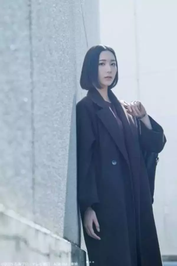 『仮面ライダーゼッツ』出演女優の水着姿にファン驚愕、キャリア警部補役の「すごすぎる」抜群スタイル