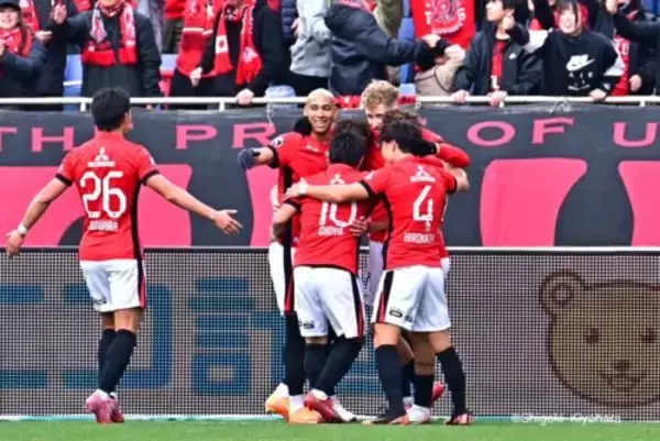 浦和が4発快勝でJ1通算500勝を達成！　ホイブラーテン＆サンタナの最終戦に白星で華を添える