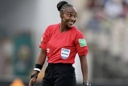 アフリカ杯に新たな歴史！　ジンバブエ対ギニア戦で女性審判が初めて主審を担当