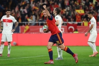 オヤルサバル、スペイン代表“105年の歴史”で史上初の快挙！　9試合連続での得点関与を達成