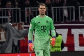 バイエルンが守護神ノイアーの負傷離脱を発表…右大腿筋の肉離れで復帰は年明け以降か