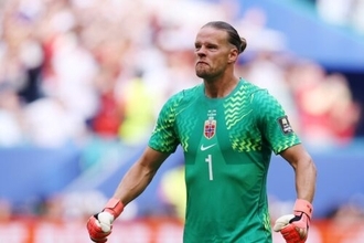 北中米W杯で好守を見せたノルウェー代表GK、古巣ライプツィヒ復帰か…移籍目前のグラーチの後釜として加入へ