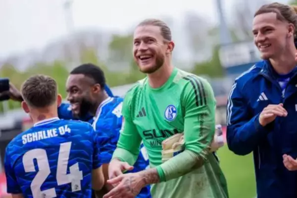 復活のカリウスと契約延長へ…キエフでの悪夢から8年、紆余曲折を経て昇格王手のシャルケの守護神に