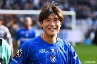 長崎のFW岩崎悠人、28歳の誕生日に元HKT48山下エミリーさんとの結婚を報告「互いに支え合いながら…」