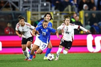欧州遠征中のなでしこ、EURO4強のイタリアと1-1ドロー…長谷川唯が“芸術ループ”で同点弾