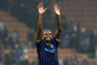 マンCからレンタル中のアカンジがインテル残留を希望「残りたいと思っている」　契約には来夏の買取OPが付帯