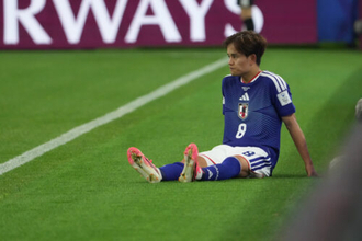 日本代表MF久保建英が病院で検査を実施…オランダ戦に先発出場も左ひざ痛め途中交代
