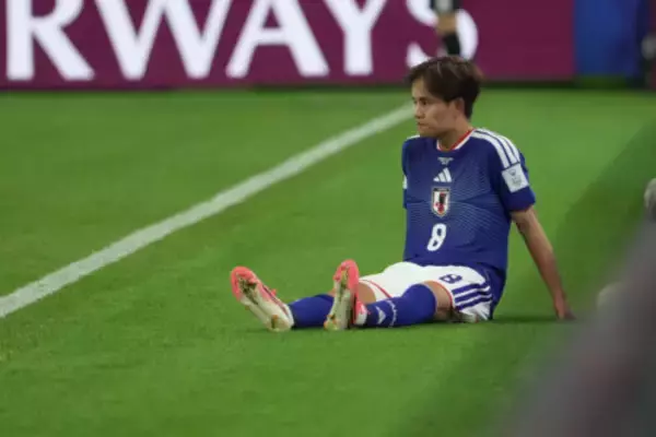 日本代表MF久保建英が病院で検査を実施…オランダ戦に先発出場も左ひざ痛め途中交代