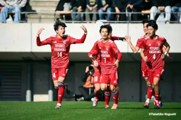 前回大会準Vの流通経済大柏、プレミア復帰の米子北を3発粉砕！　東京V内定の大藤颯太はPKを沈める