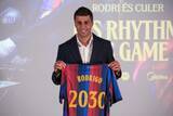 「バルセロナがロドリ加入を正式発表！　W杯MVPがラ・リーガ帰還…移籍金は最大140億円か」の画像1