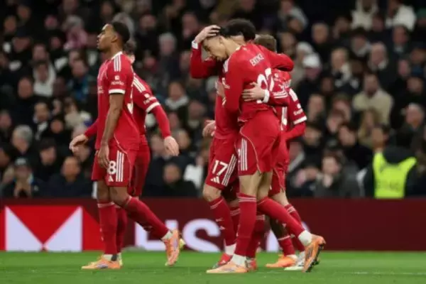 リヴァプール、イサク＆エキティケの得点で公式戦3連勝！　トッテナムは前半のX・シモンズ退場が響く