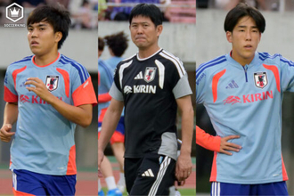 日本代表が広島で初練習！　森保一監督、中野就斗、田中聡の“凱旋”にスタンドから大歓声