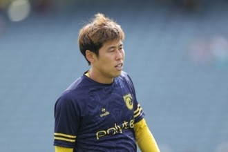 強烈シュートで電光掲示板“破壊”！…今冬に豪州移籍の日本人選手にAリーグが注目「なんて男だ」