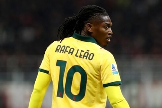 モドリッチも「世界最高の選手の一人」と絶賛!…“10番”レオンがミランを首位に導くドッピエッタ