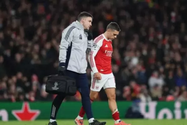 負傷交代のトロサールはチェルシー戦も出場？　アーセナル指揮官「可能性はある」