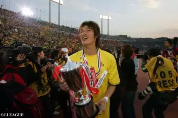 「解説じゃないですね。応援でした」　元日本代表の巻誠一郎氏が古巣千葉の昇格に歓喜！「すべてが大切な歴史の一部」