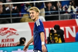 日本代表を“勝たせる”選手を目指して…堂安律が語るW杯への決意「前回と違う情熱を持って挑める」