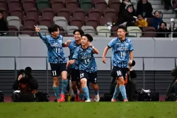 選手権開幕…徳島市立が大勝スタート！　山本崇斗の圧巻ボレー弾など早稲田実業から4得点